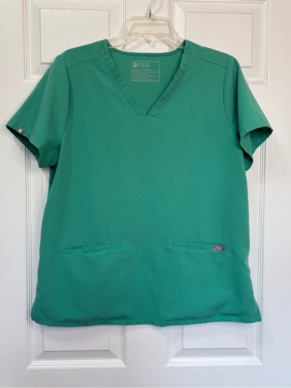 FIGS Catarina Scrub Top Womens Large Beige One Pocket Technical Medical